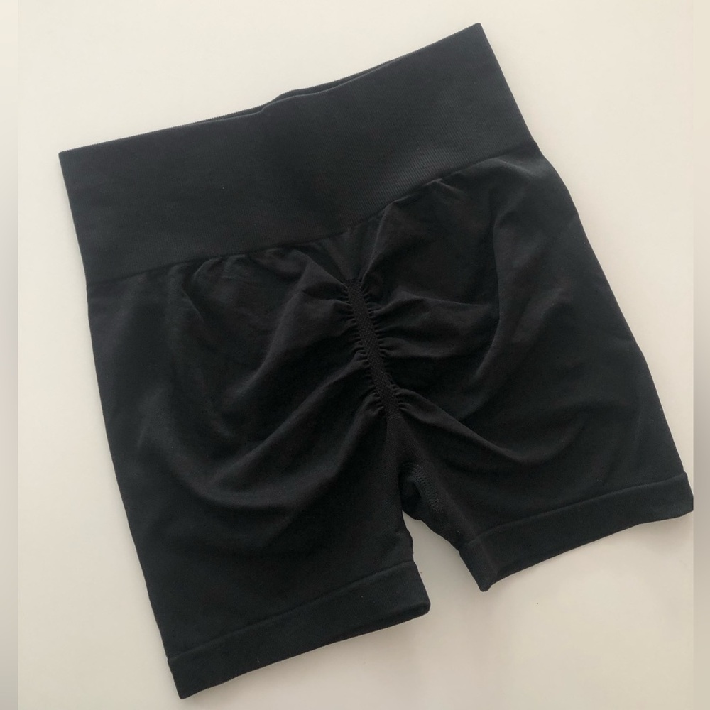 NWOT Black High-Waisted Butt-lifting Ruched Bike Workout Shorts Sz XS